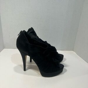 Chinese Laundry Black Ruffle Peep-Toe Platform Heels